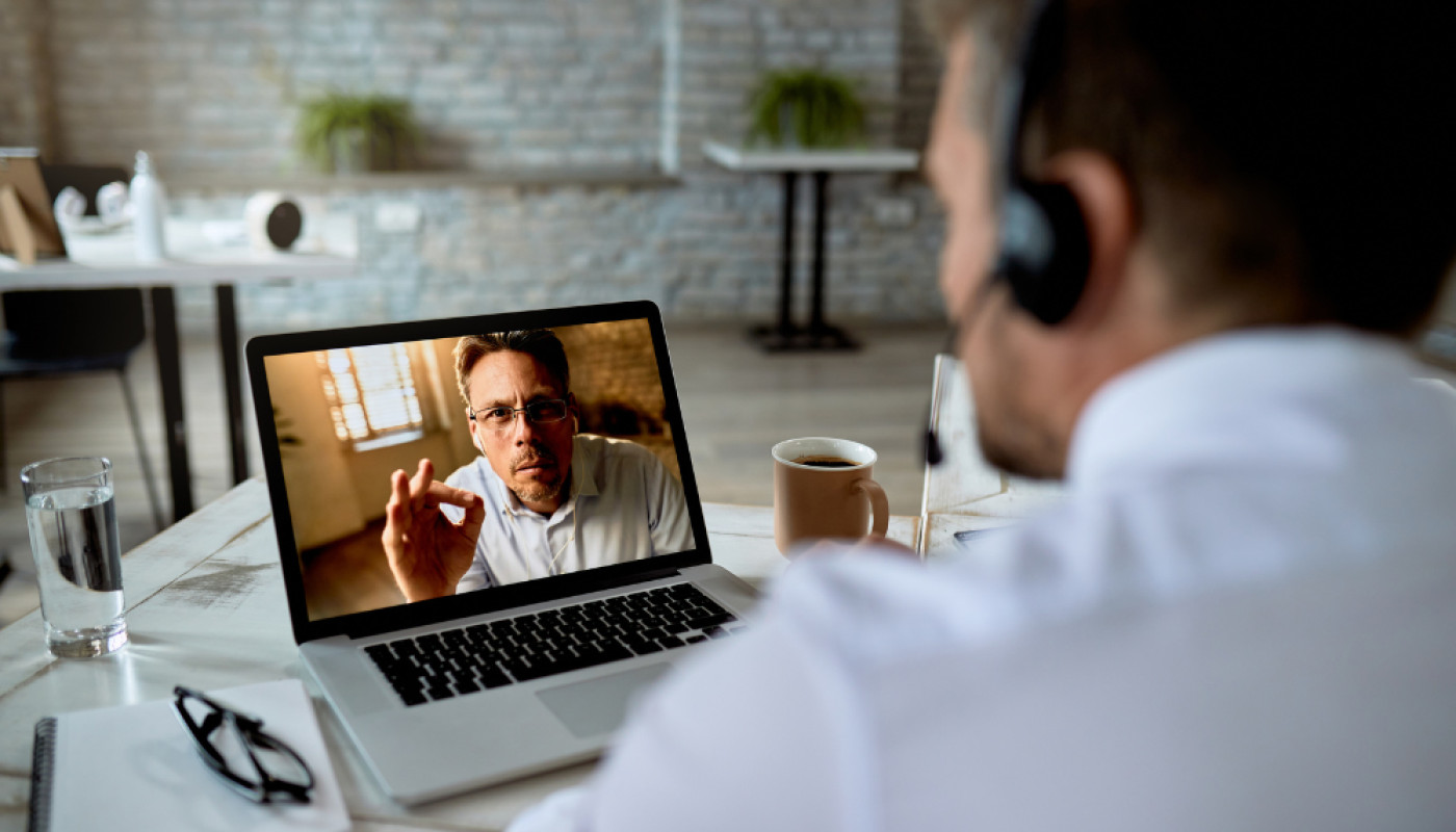 Chefs d'entreprise Français à l’étranger : Frédéric Duplessy propose une analyse psy à distance